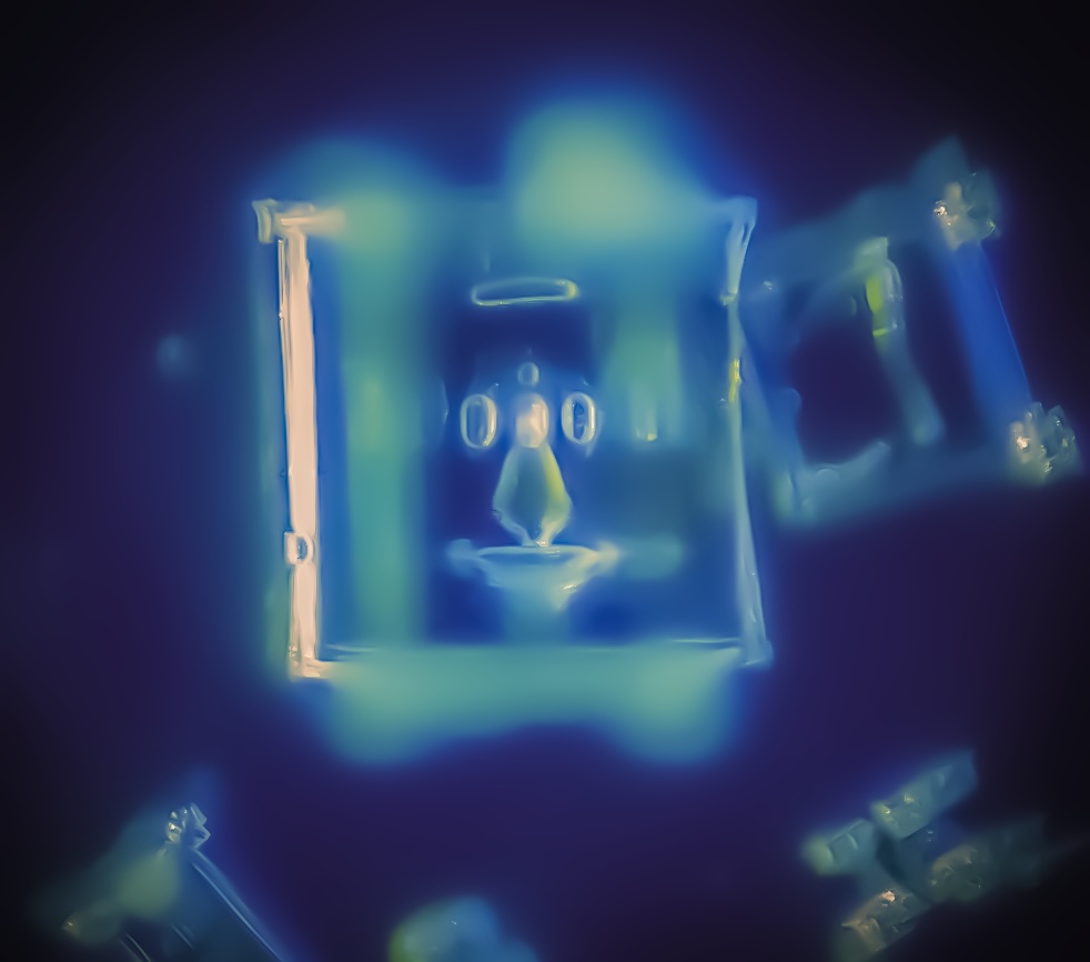 Cristal d'eau photographié au microscope révélant un smiley lumineux. Cette photographie capture la mémoire vibratoire de l'eau, témoignage de la physique quantique et de la synchronicité moléculaire. Les cristaux d'eau sourient quand ils captent des vibrations positives.
